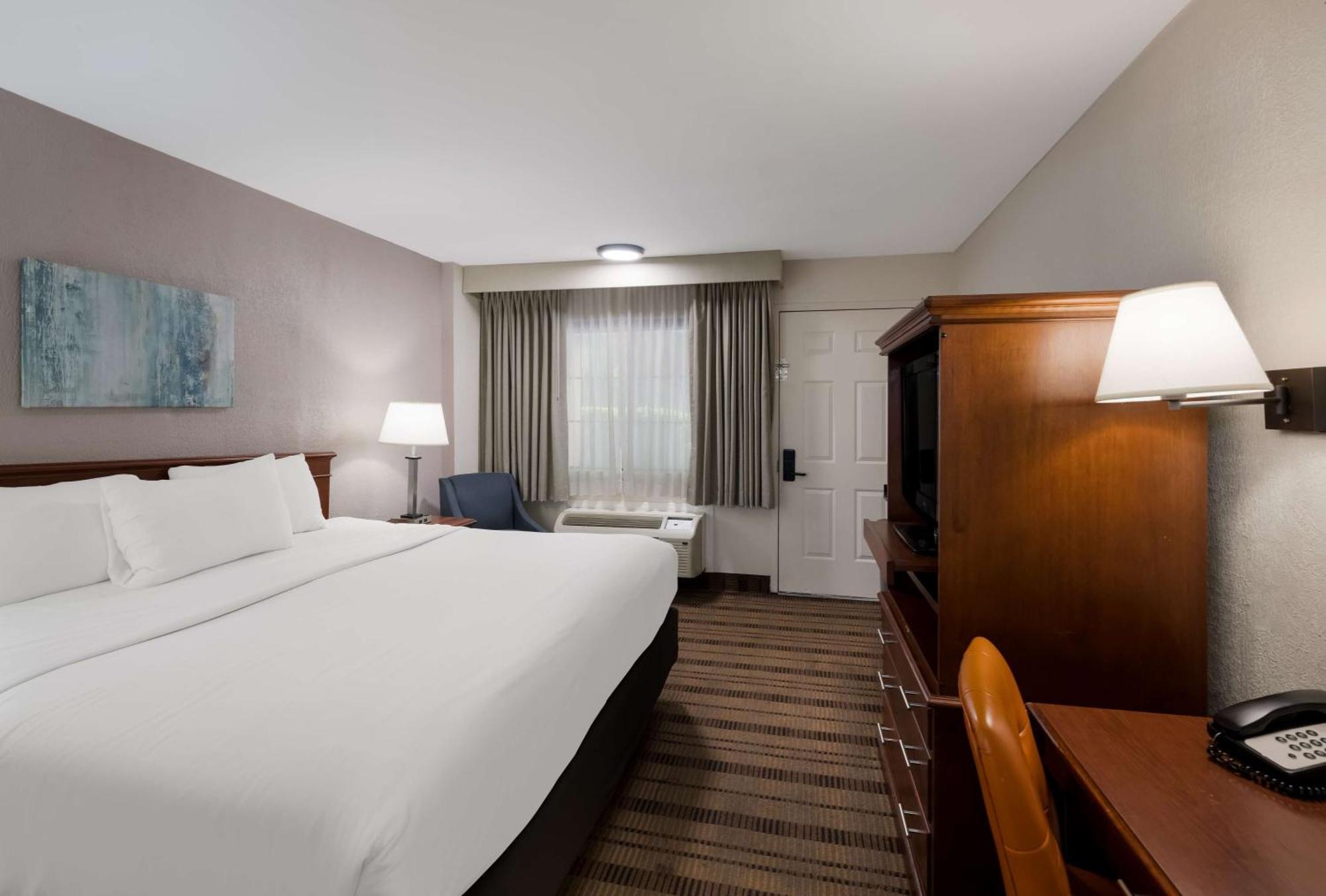 Surestay Plus By Best Western Woodbury Inn Екстер'єр фото