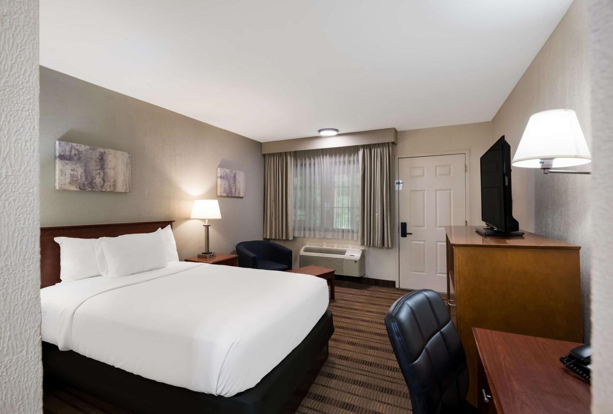 Surestay Plus By Best Western Woodbury Inn Екстер'єр фото