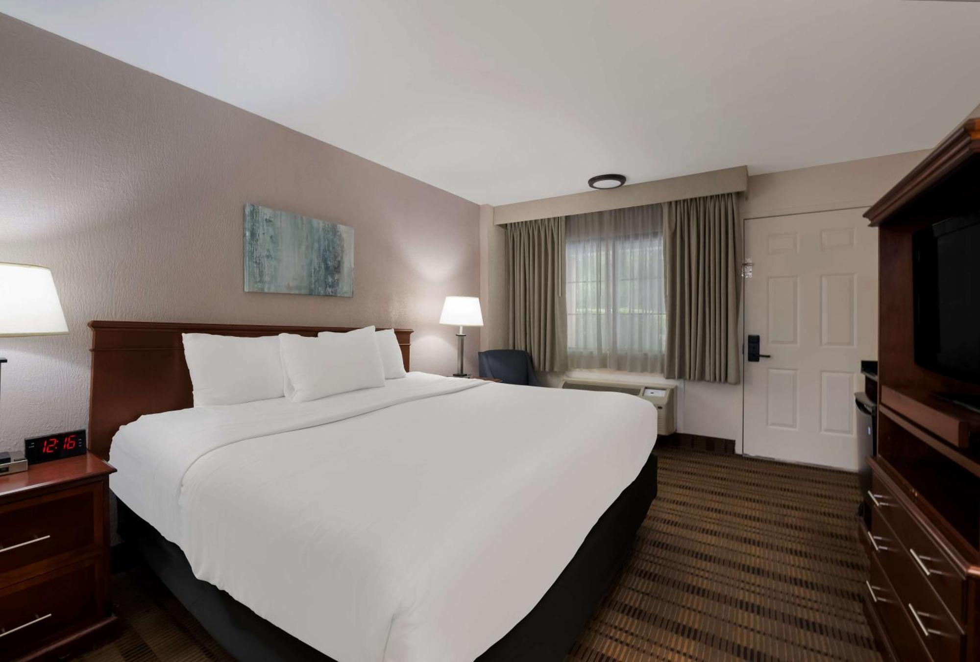 Surestay Plus By Best Western Woodbury Inn Екстер'єр фото