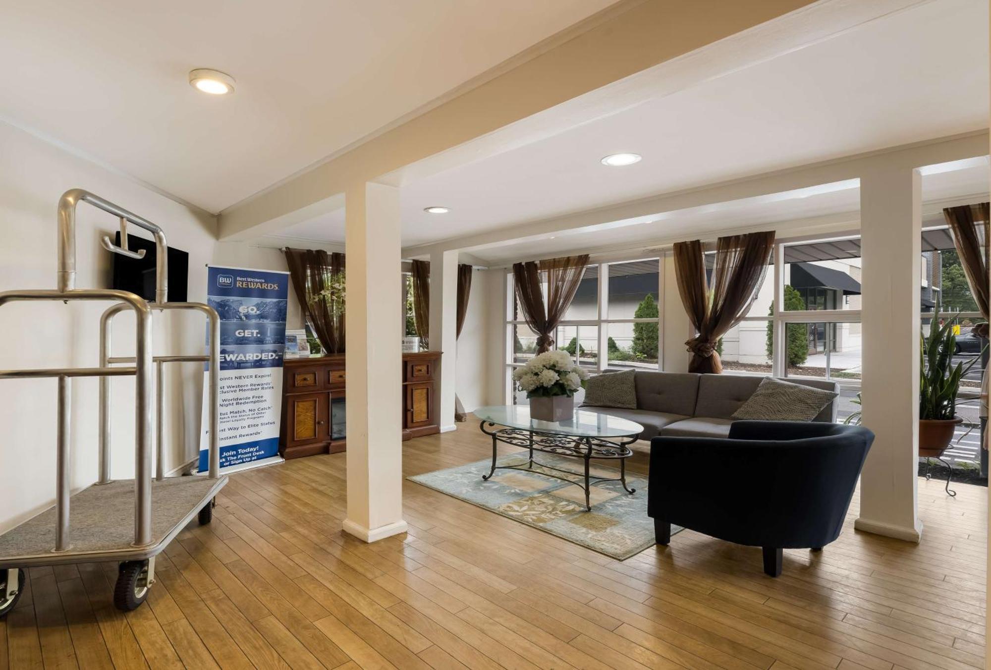 Surestay Plus By Best Western Woodbury Inn Екстер'єр фото
